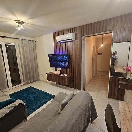 Stefaris "Koutsou Court 105" Apartment Larnaca Ngoại thất bức ảnh