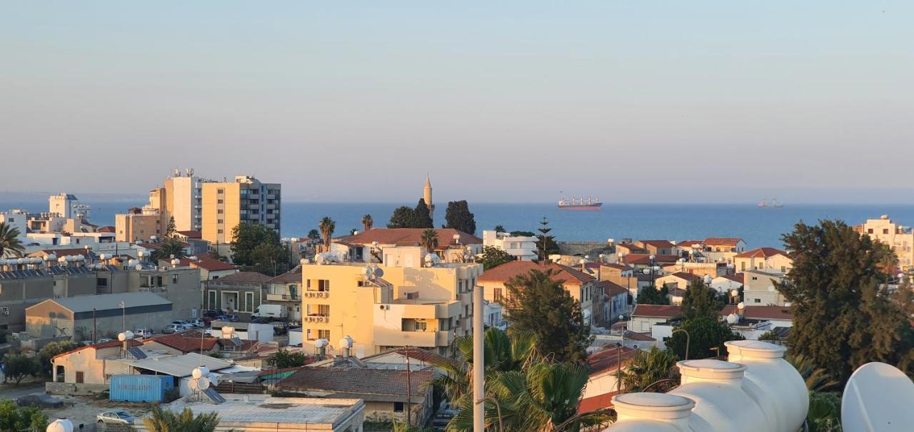 Stefaris "Koutsou Court 105" Apartment Larnaca Ngoại thất bức ảnh