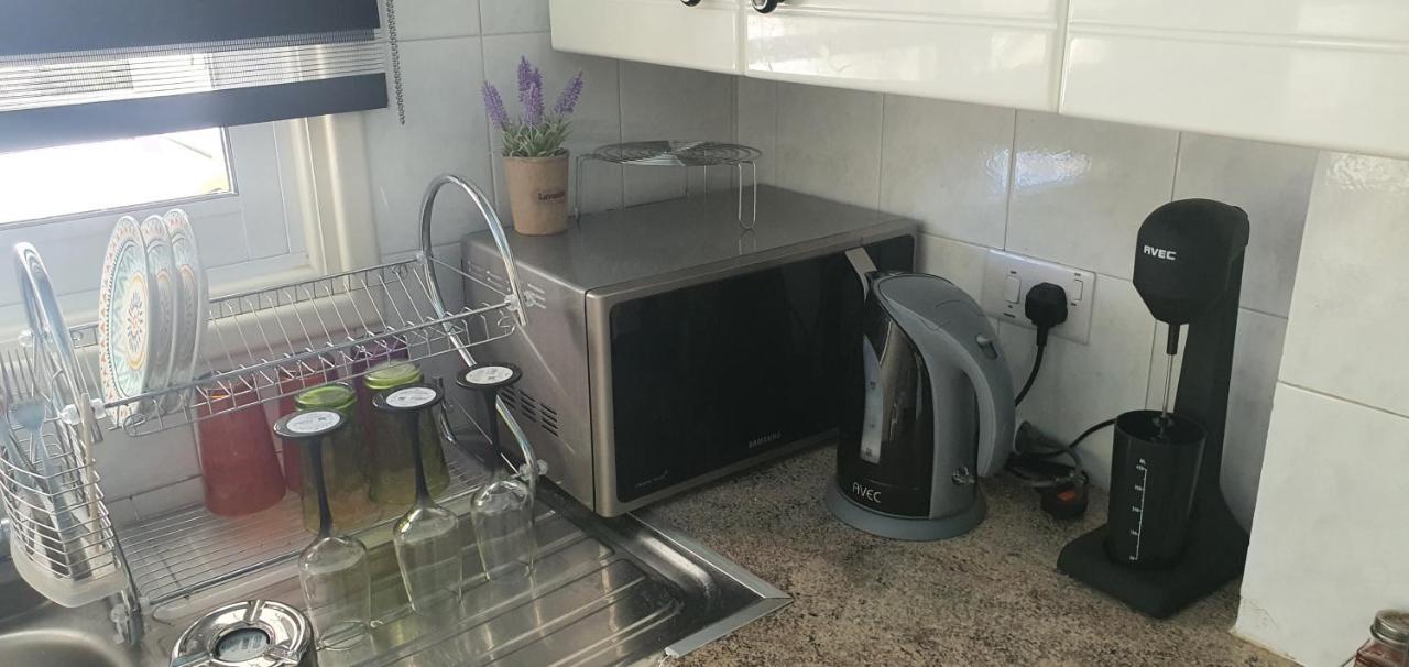 Stefaris "Koutsou Court 105" Apartment Larnaca Ngoại thất bức ảnh